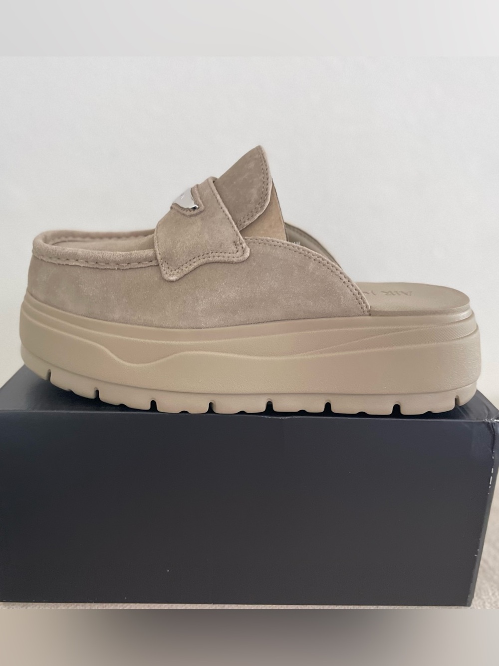 Nike WMNS Air Jordan Mule Khaki Metallic Silver HJ4292-200 Women's NEW